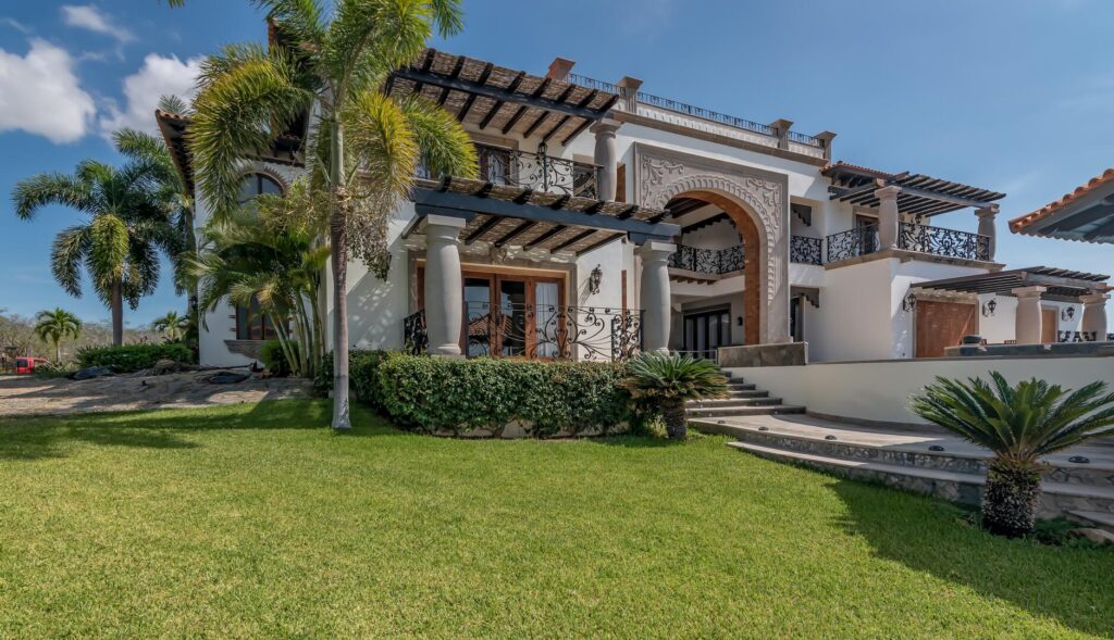 Cabo Luxury Fundadores Luxury Estate in Puerto Los Cabos - Introducing an extraordinary value opportunity in the prestigious community of Puerto Los Cabos--now offered at for sale