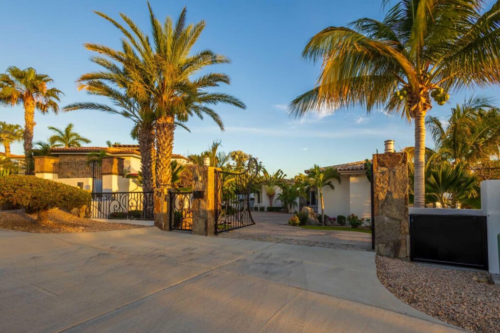 Cabo Luxury El Altillo Casa Diamante is a must-see retreat with unforgettable – 27 Calle Mision Sta Catarina, San Jose del Cabo, BS