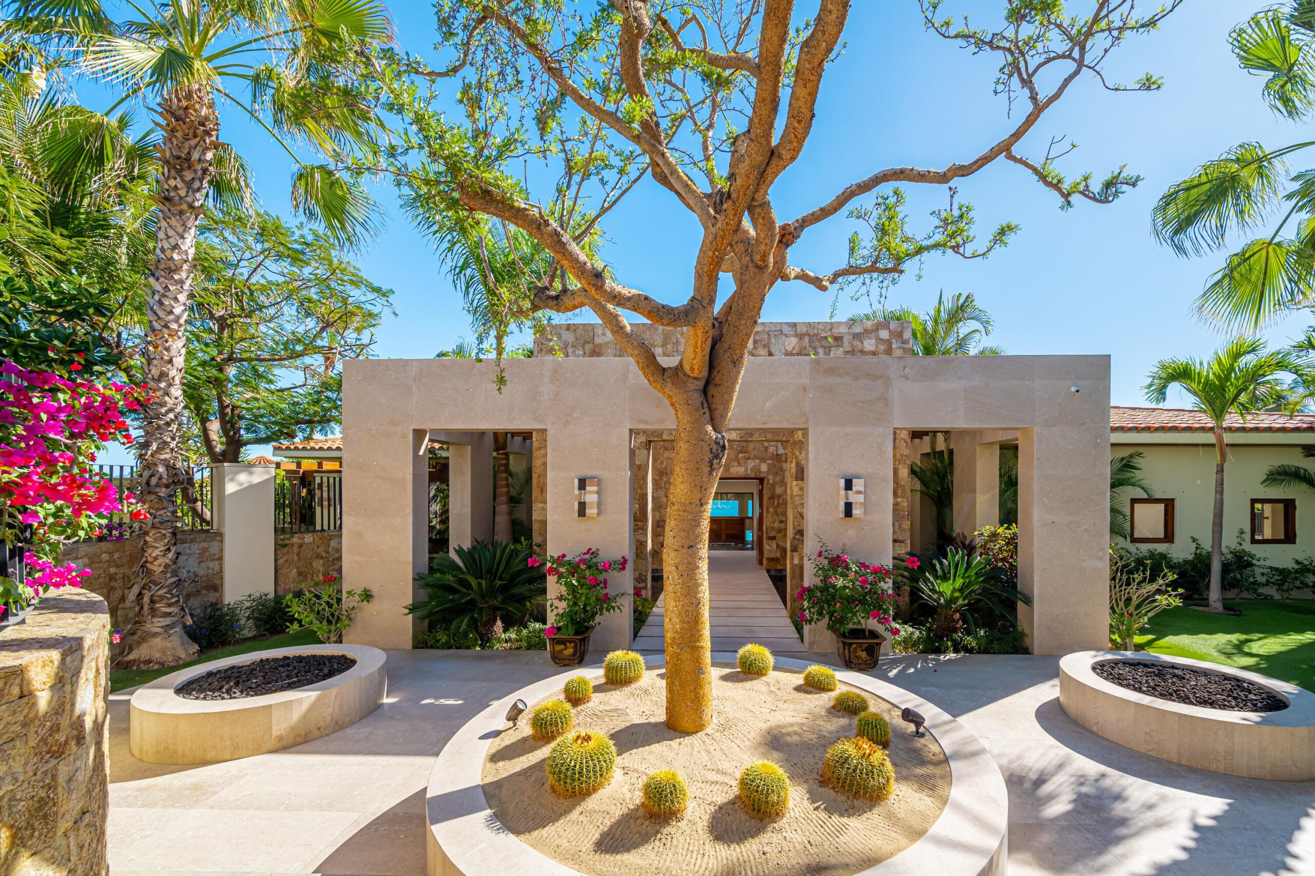 Cabo Luxury Fundadores Create a lifestyle full of family and friends in this Ocean for sale