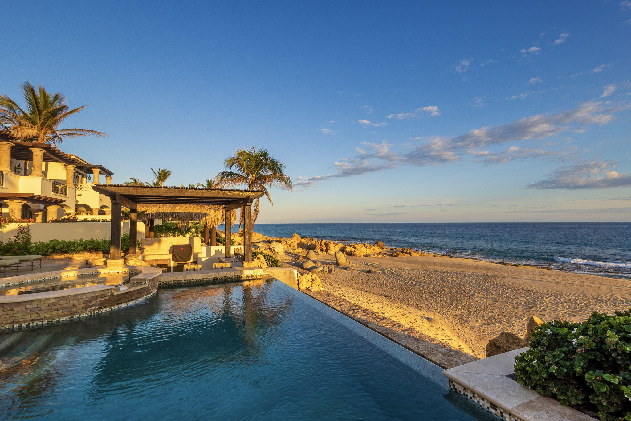 Cabo Luxury Chileno Bay Chileno Point 106 offers a rare opportunity to purchase a pristine turn key estate property in the most desired location at the exclusive Chileno Bay Golf and Beach Club. This one for sale