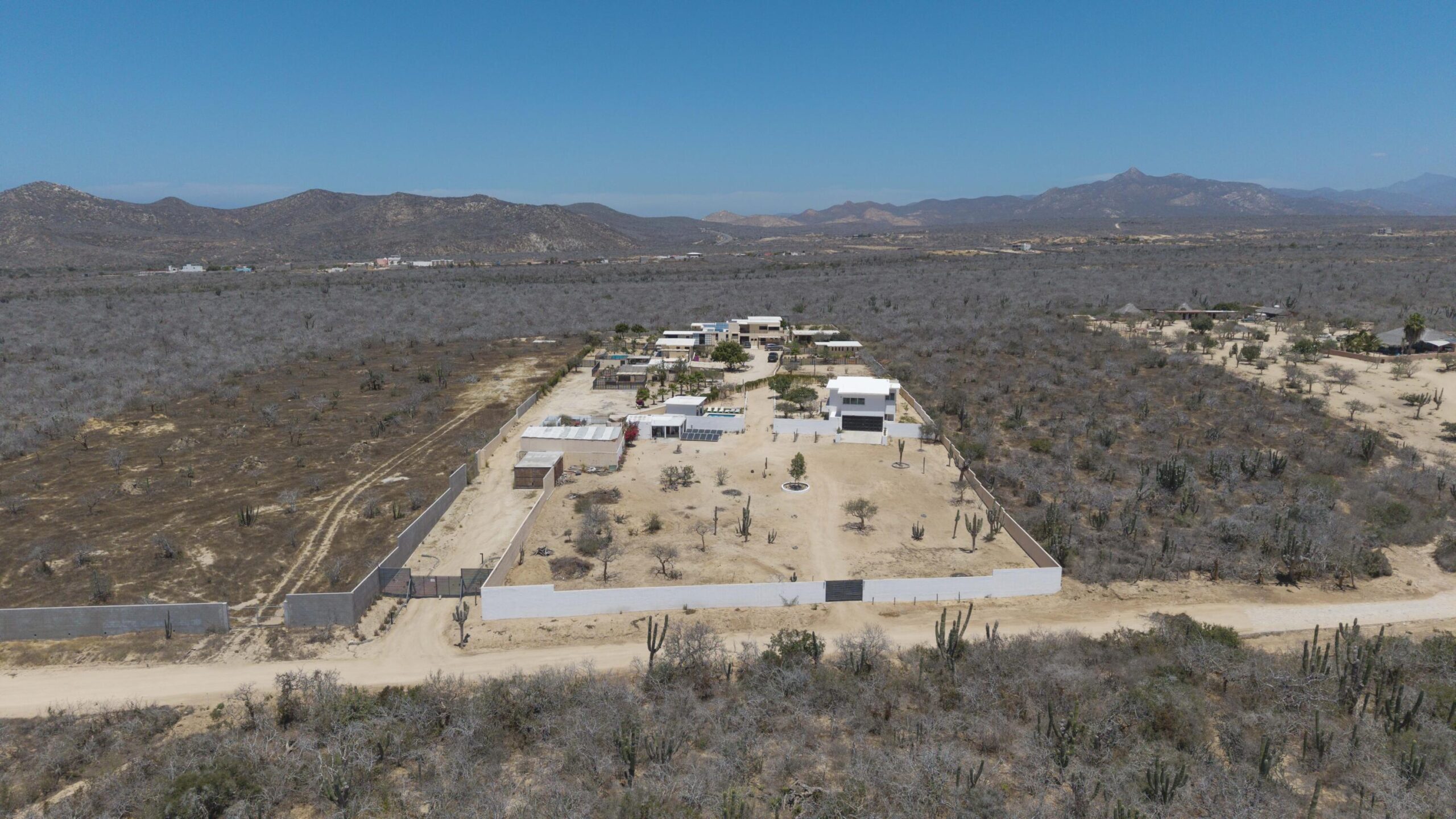 Cabo Luxury Pedregal Heights Villa Aurora is a quiet exploration of proportion, light, and horizon. Perched in Pedregal Heights at the highest point of in all of Los Cabos, the terrain opens to sweeping for sale